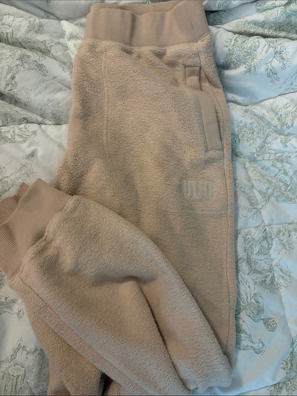 UGG Women's Cozy Fleece Joggers in Light Beige